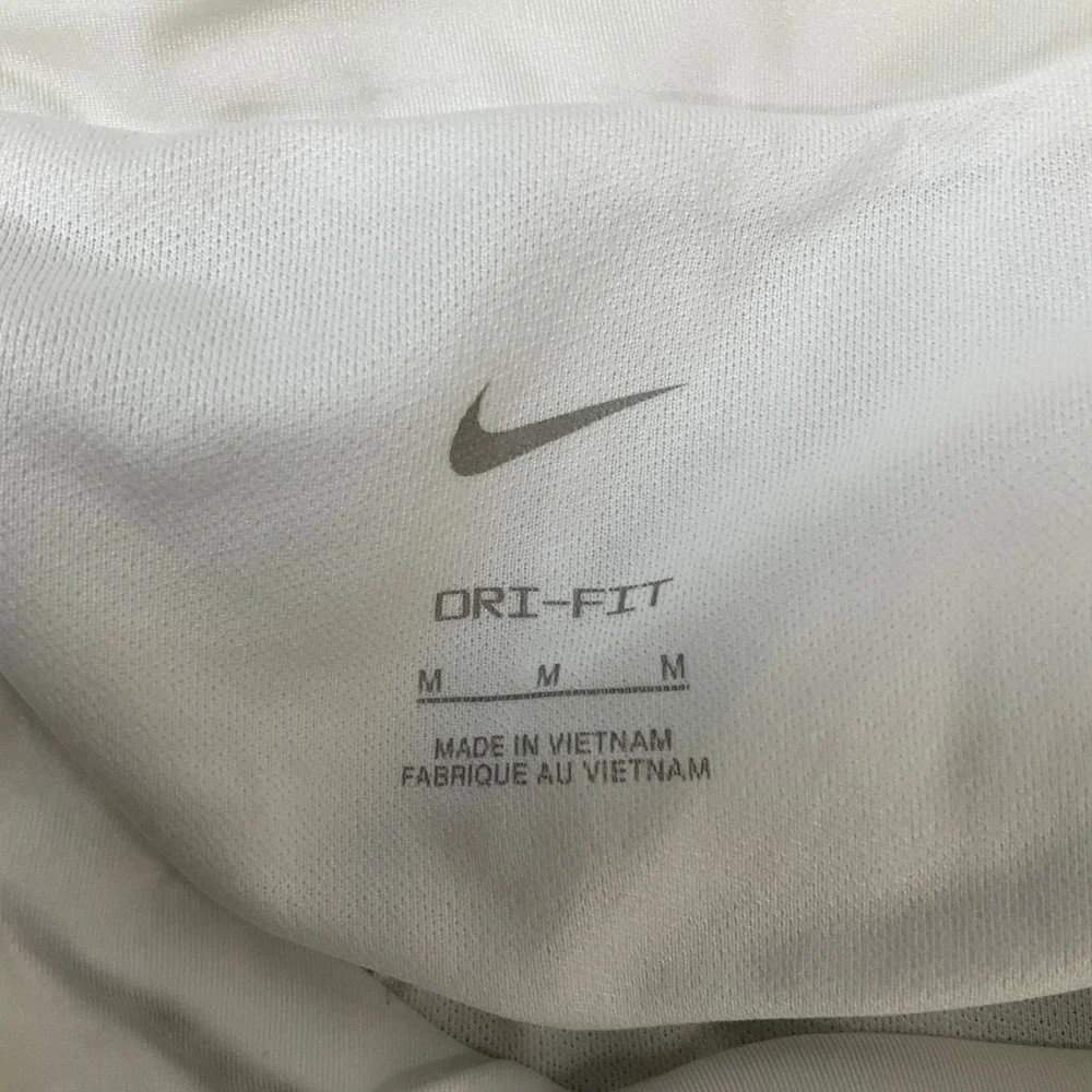Nike Dri-FIT Running Shorts Womens M‎ White Mesh Trim Zip Pocket Lightweight